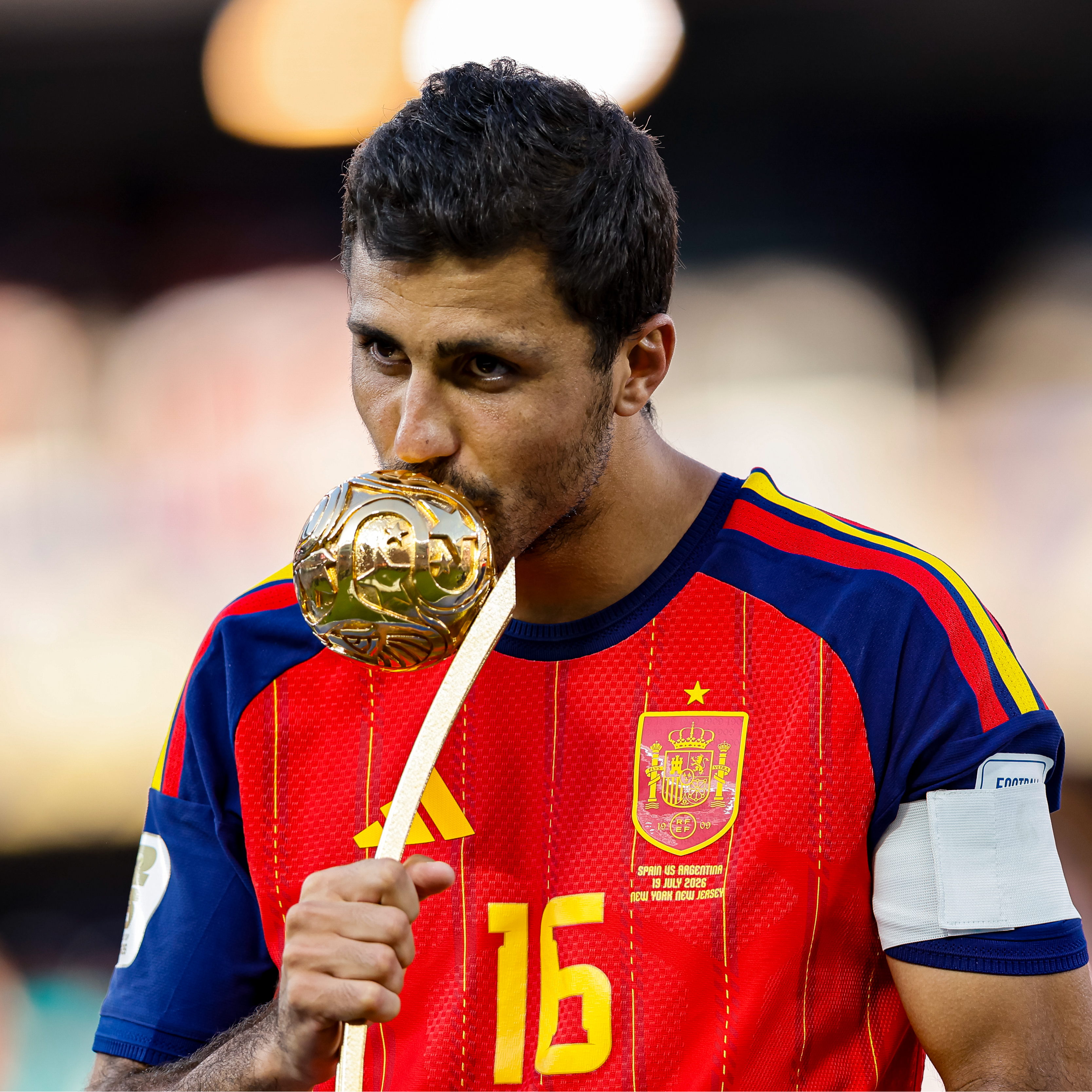 Noticias El Larguero | El Real Madrid acelera el fichaje de Rodri: el club blanco ya le ha hecho una oferta verbal de unos 50M al City episode artwork