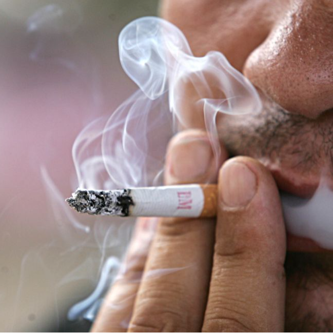 "La desnormalización ayuda a reducir su consumo diario": La nueva ley del tabaco impulsa la lucha contra el tabaquismo