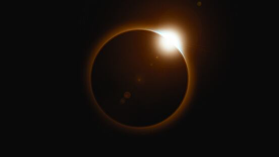 Cristina Rodríguez, concejala de Medio Ambiente acerca del eclipse episode artwork
