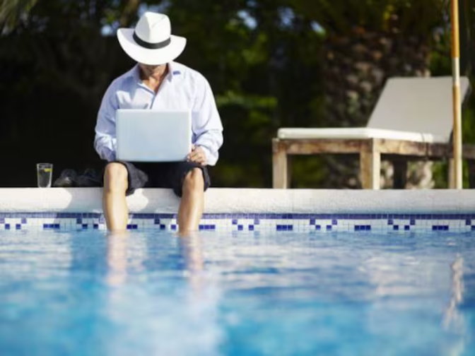 ¿Es legal trabajar desde la piscina?: las preguntas que deja el teletrabajo en verano episode artwork