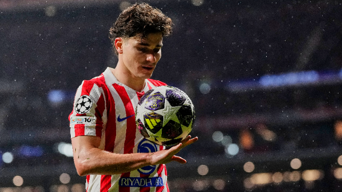 El aviso a Julián Álvarez si se queda en el Atlético: "Se tiene que salir del mapa, porque sino el Metropolitano se lo va a comer"