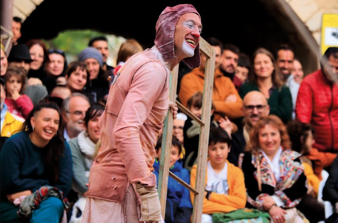 MUTE lleva el teatro gestual a todos los rincones de La Rioja en el gran escenario del Teatro Gestual y extiende