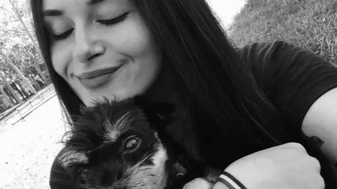 La Policía investiga el caso denunciado por una joven que vio morir a su perro "en pocas horas" tras un paseo por el Parque del Pilar episode artwork