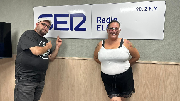 Trino García, humorista y Nia Torres presentadora de `La Voz del Becario: El Famoso Trino´ explican su próximo espectáculo en Elda episode artwork