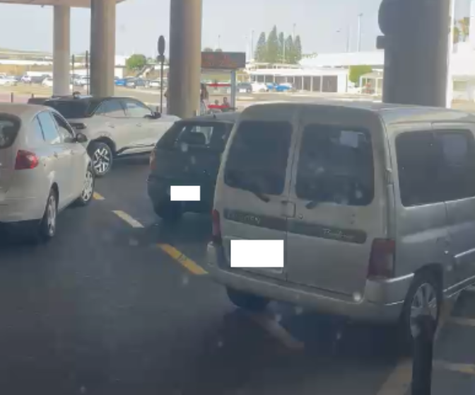 Los conductores del transporte insular amenazan con no parar en la Terminal 1 del Aeropuerto César Manrique Lanzarote episode artwork