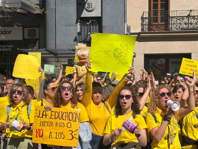 Educadoras infantiles tras casi 5 meses en huelga en Madrid: “En la vida nos hubiéramos planteado una huelga en septiembre” episode artwork