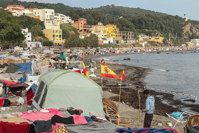 Las dos caras de Ceuta en la crisis migratoria: del trato a los migrantes a las diferencias entre barrios