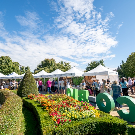La XI Feria Navarra Ecológica transforma el Parque de los Sentidos en un recorrido por la producción ecológica