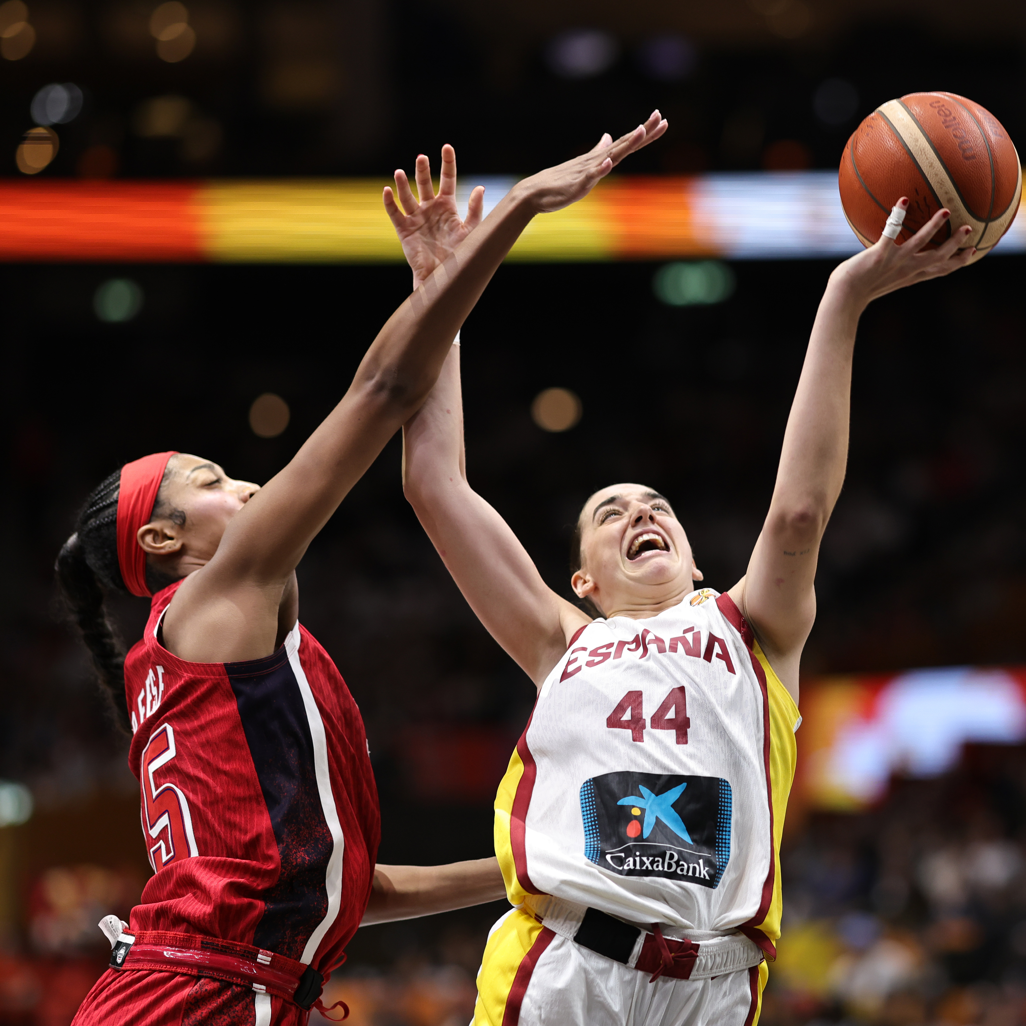 Carrusel sábado | Iyana Martín ensalza el gran papel de España en el Mundial de baloncesto ante Estados Unidos: "Las hemos llevado a su límite"