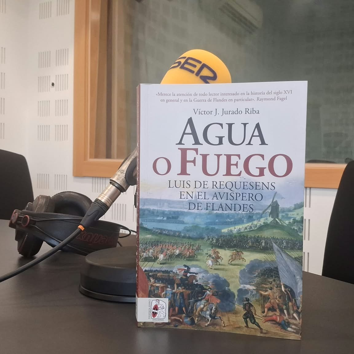 Entrevistamos a Víctor J. Jurado Riba, que publica ‘Agua o Fuego. Luis de Requesens en el avispero de Flandes’ episode artwork