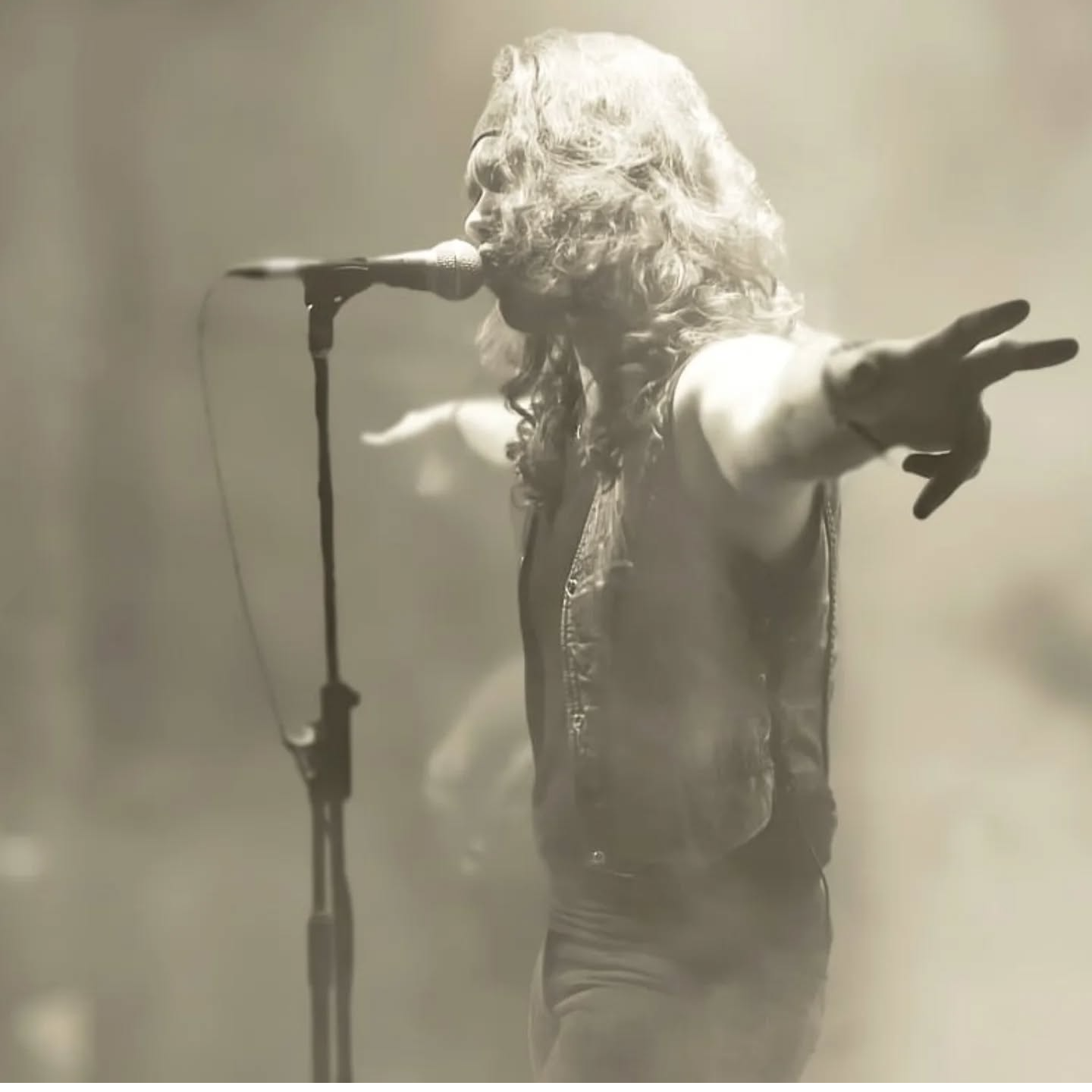 La banda tributo 'Héroes El Culto' y el guitarrista Alan Boguslavsky nos hablan del espectáculo 'Bunbury & Héroes Experience' de Madrid y Zaragoza episode artwork