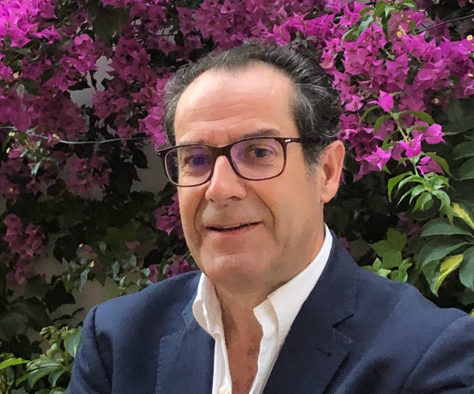 Entrevista a Alfonso Ureña, catedrático de la UJA, sobre la crisis de la IA episode artwork