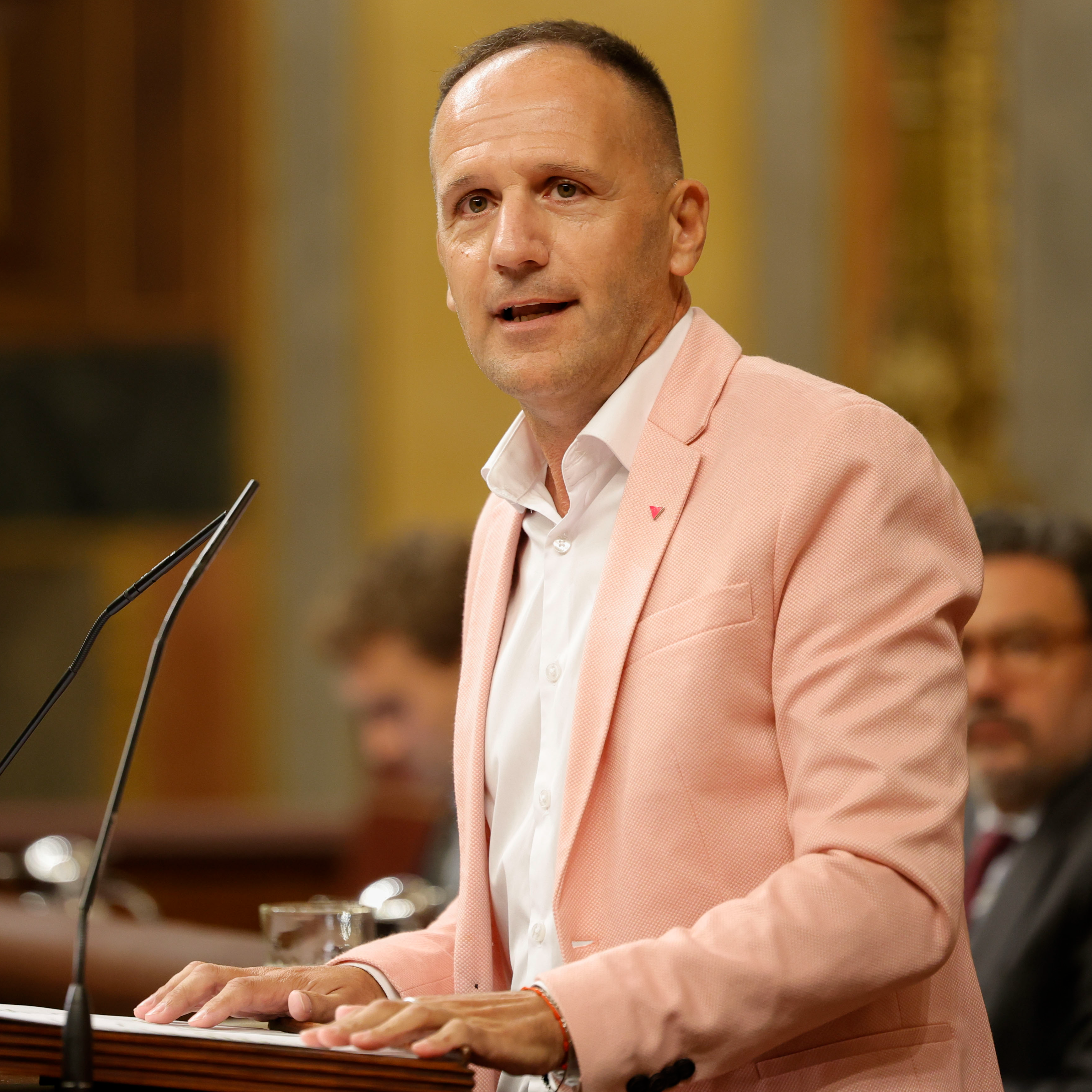 Un diputado del PSOE, sobre el ataque homófobo de Joaquín Robles: "Profesor de filosofía, y que quiera que desaparezcan las personas homosexuales..."