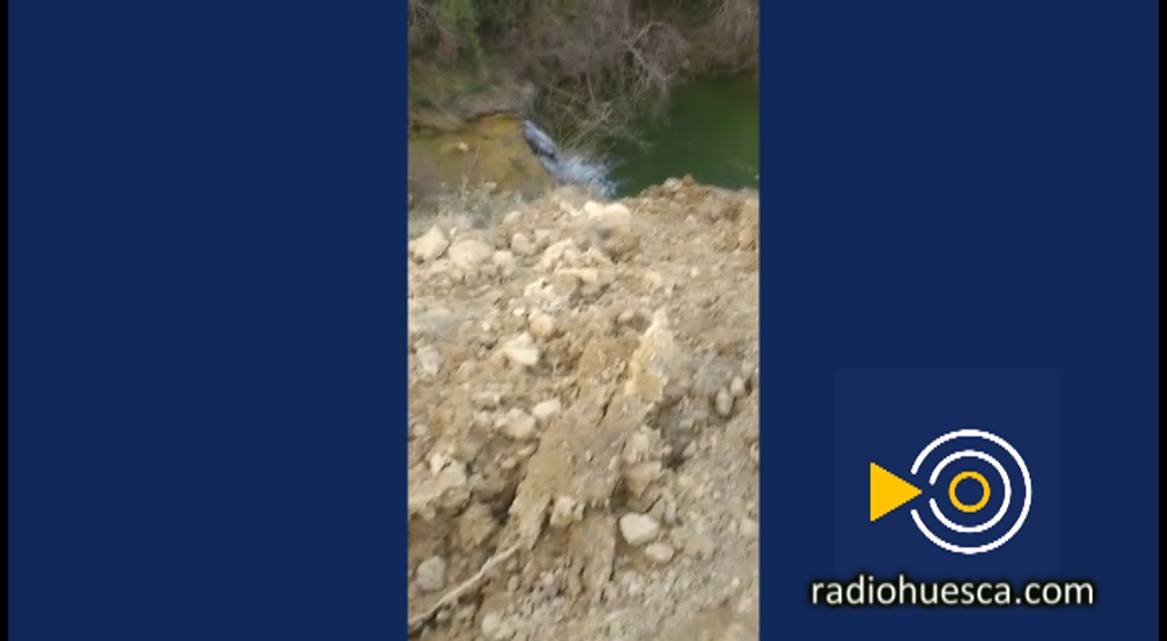 piedras y escombros en el río Gállego