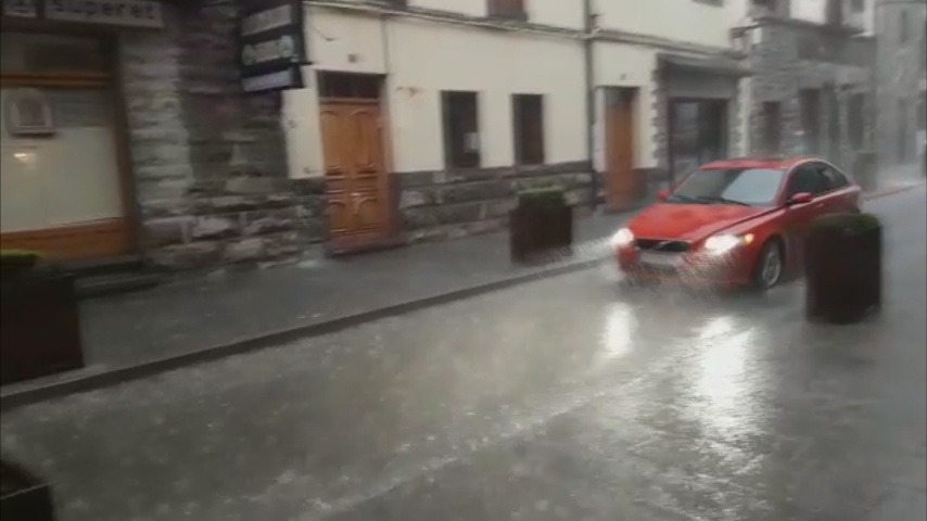 Fuerte tromba de agua en Biescas y Alto Gállego