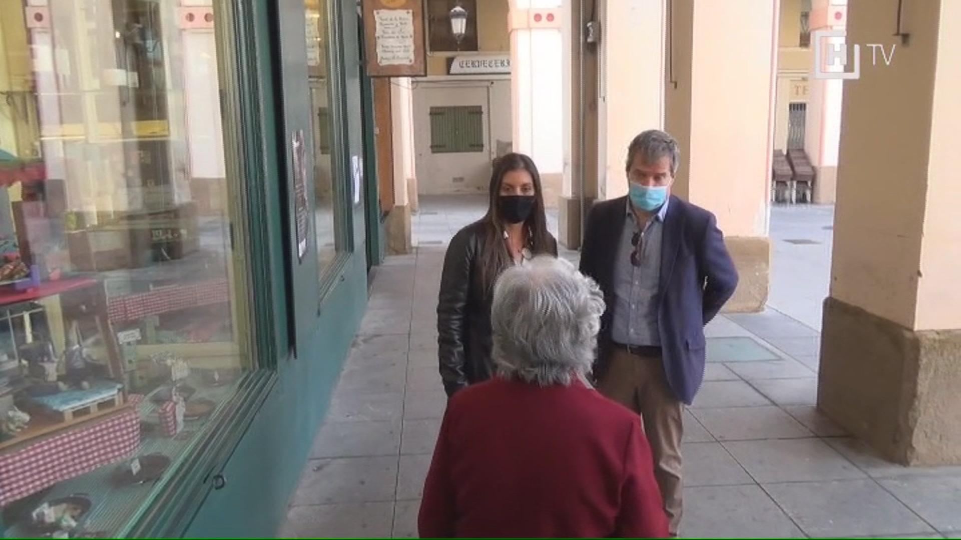Daniel Pérez y Sara Giménez recorren las calles de Huesca