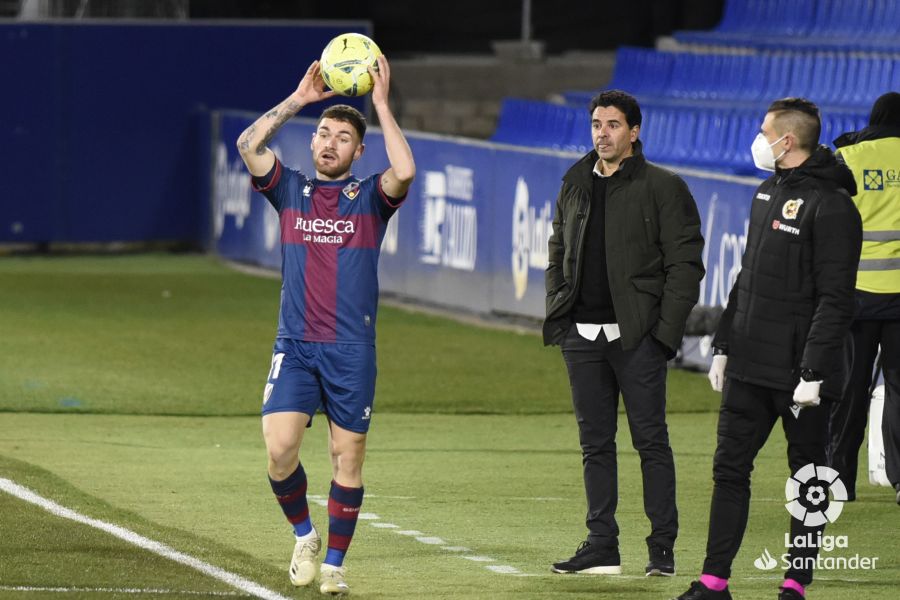 Aquí puedes ver el resumen del partido SD Huesca 0 FC Barcelona 1